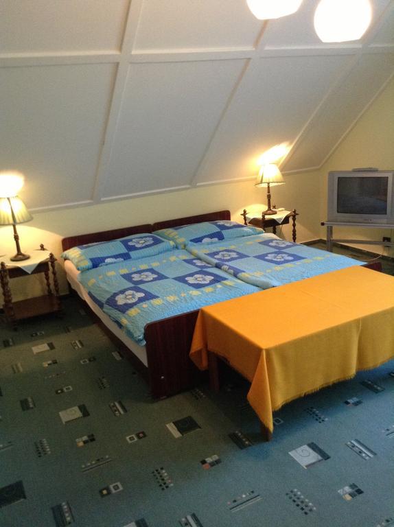 Muskatli Vendeghaz Bed and Breakfast Hévíz Rum bild
